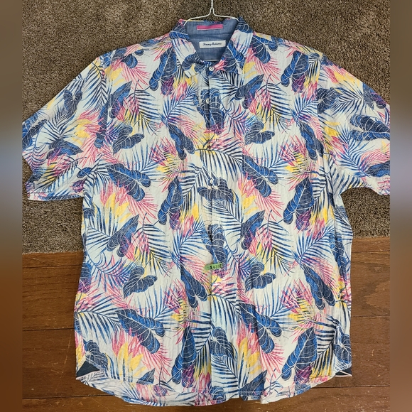 Tommy Bahama Short Sleeve Shirt - Picture 1 of 2